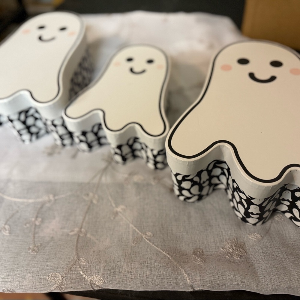 Ghost Shaped Gift Box Set 3 - White and Black - Picture 2 of 2